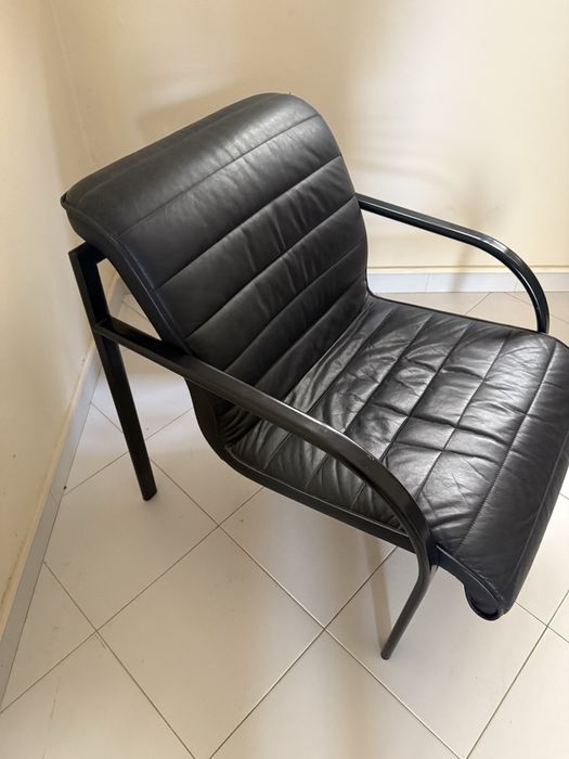 Cadeira preta escritorio