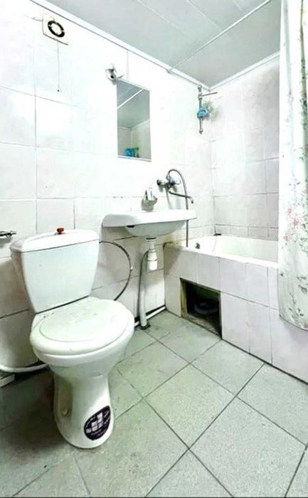 Продам вінтажний будиночок 77кв.м+17 соток з виходом до озера.