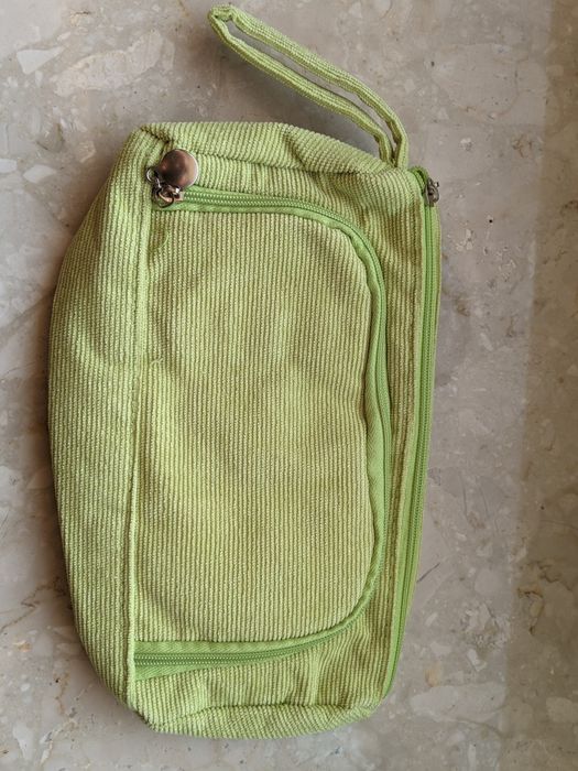 Pojemny zielony piórnik