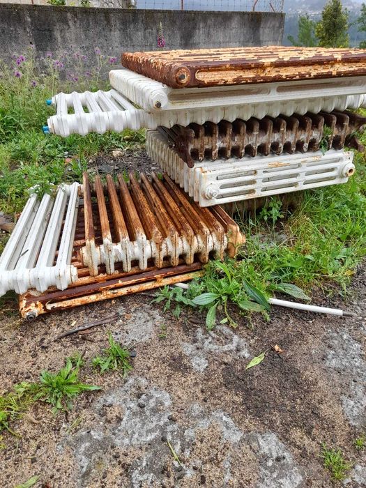 Radiadores ferro antigos.