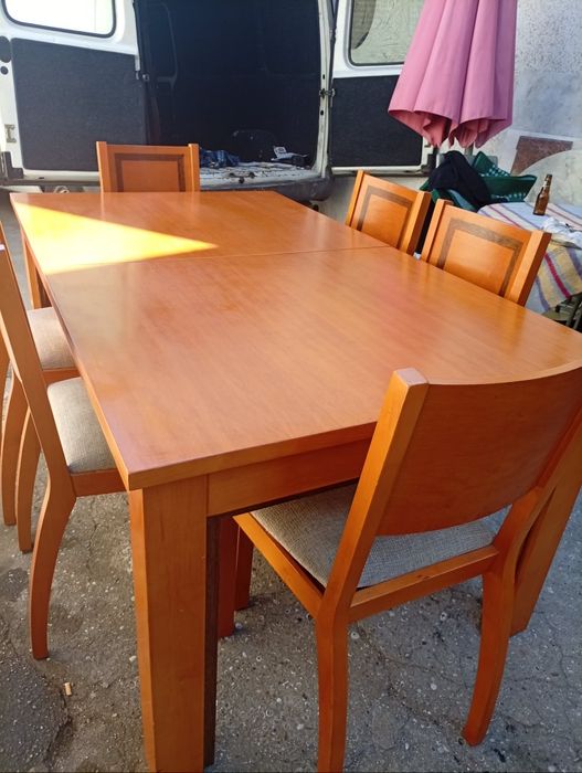 Imponente mesa jantar com cadeiras
