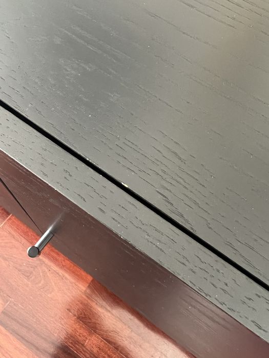 Aparador preto folheado a carvalho escurecido