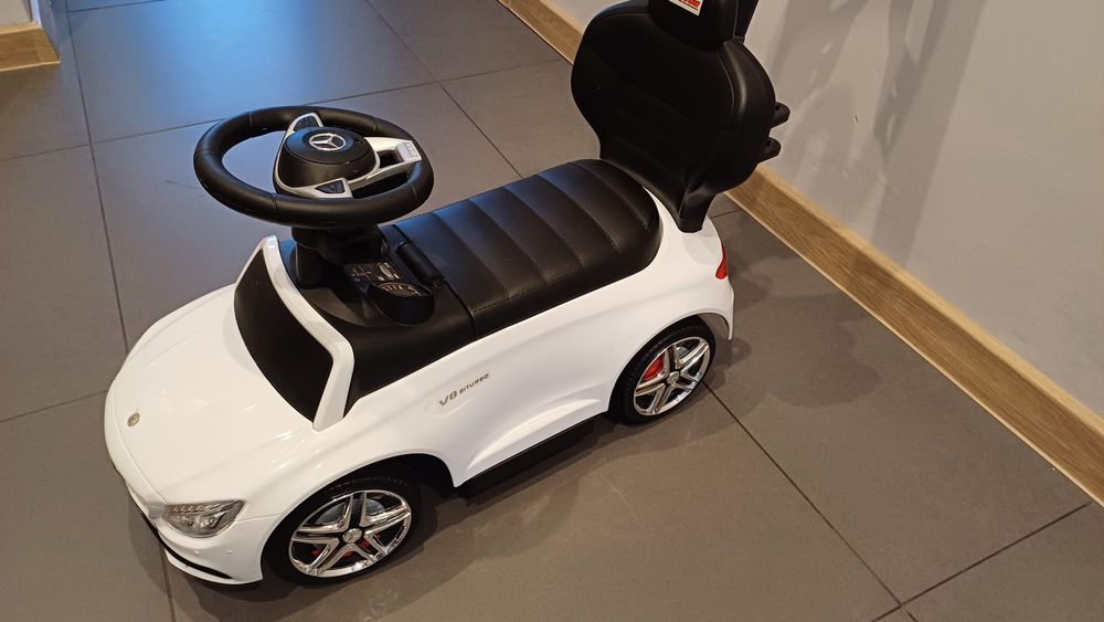 Samochodzik jezdzik pchacz