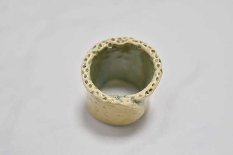 Ceramiczna obrączka do serwetki, na serwetkę, handmade