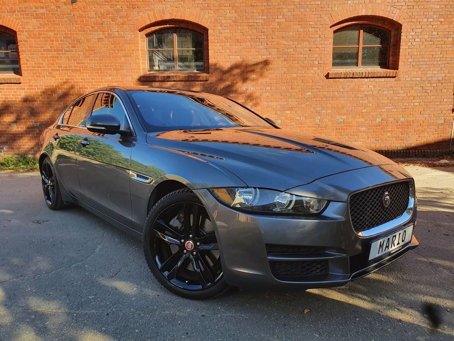 Jaguar XE * 35T AWD * SPORT * GetHelp