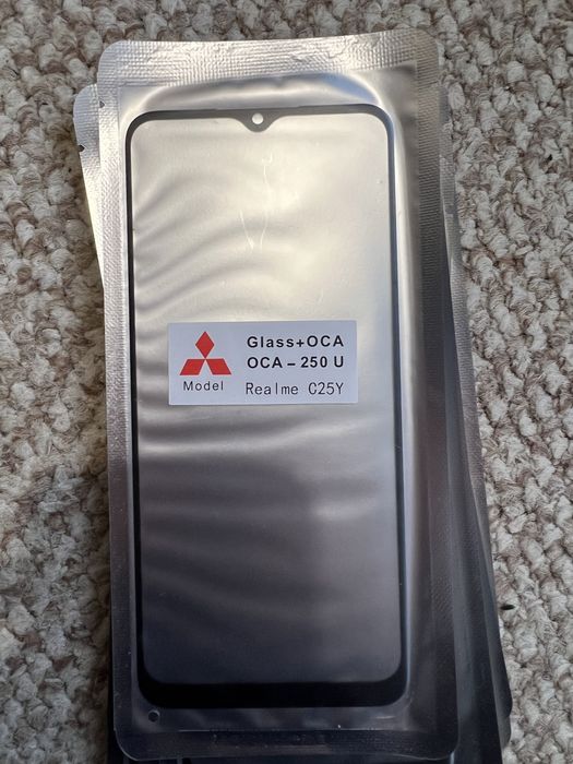 скло дисплея на Realme с25у