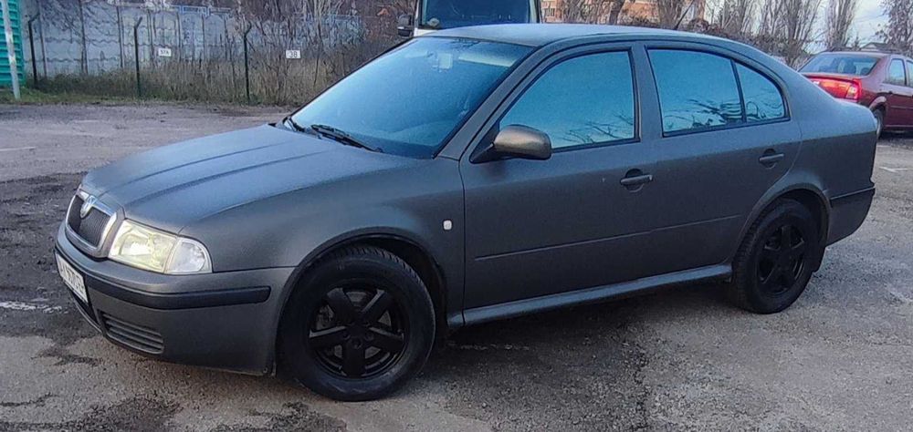 Шкода Октавия 1.8 т