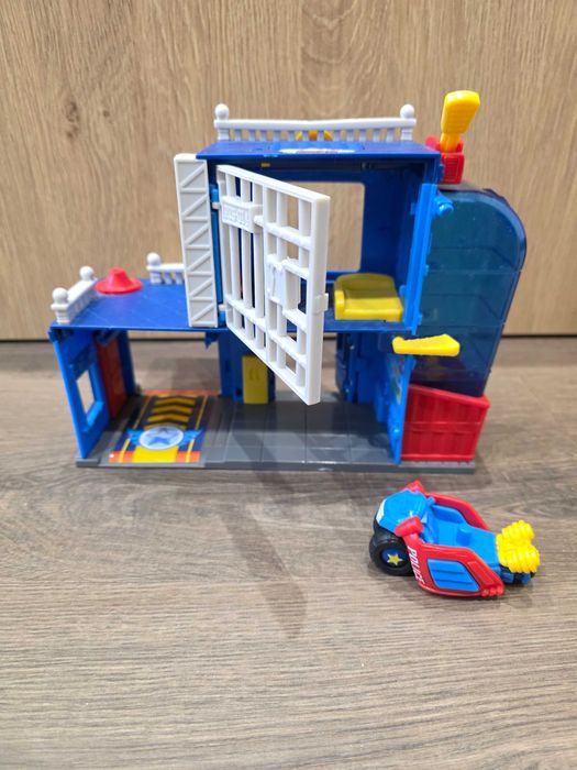 Posterunek policji super things