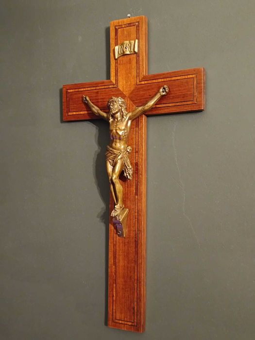 Krzyż drewniany, krucyfiks