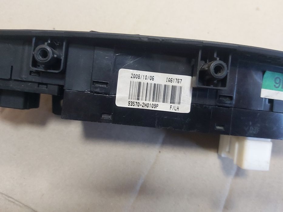 Блок управления стеклоподъемниками Hyundai Elantra hd 06-10