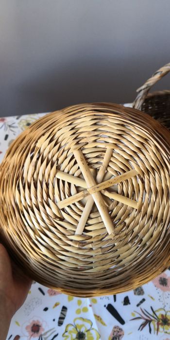 2 Baskets with Handles64730100850817124