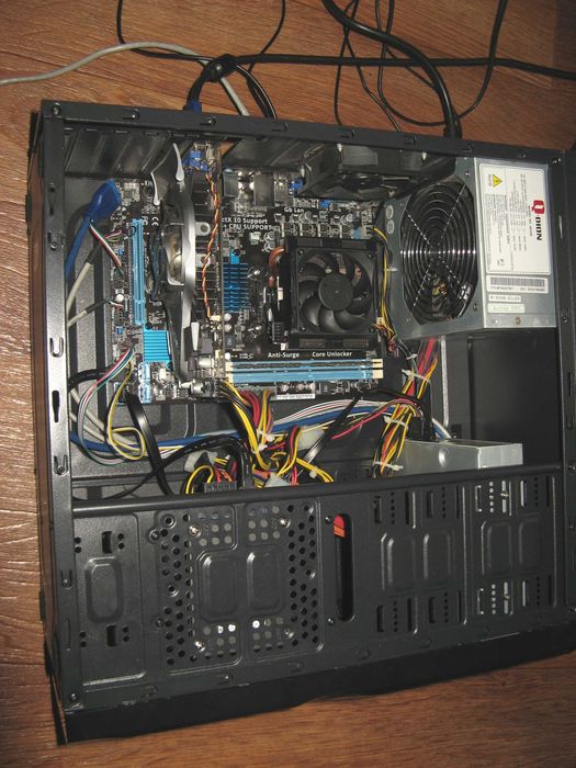 ПК 4 ядра/ 8Гб ОЗУ/ SSD 120Гб/ Radeon 5750 1Гб