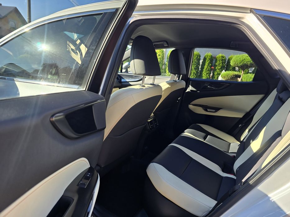 Auto do ślubu 2026,LEXUS BIALA PERŁA