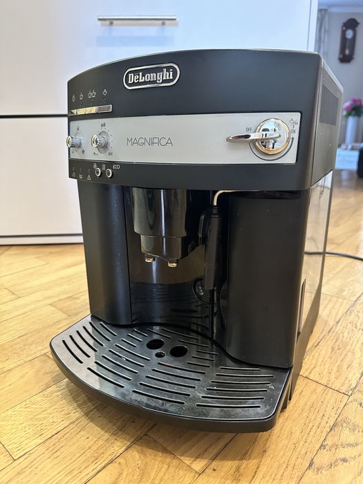 Кофеварка Delinghi magnifica