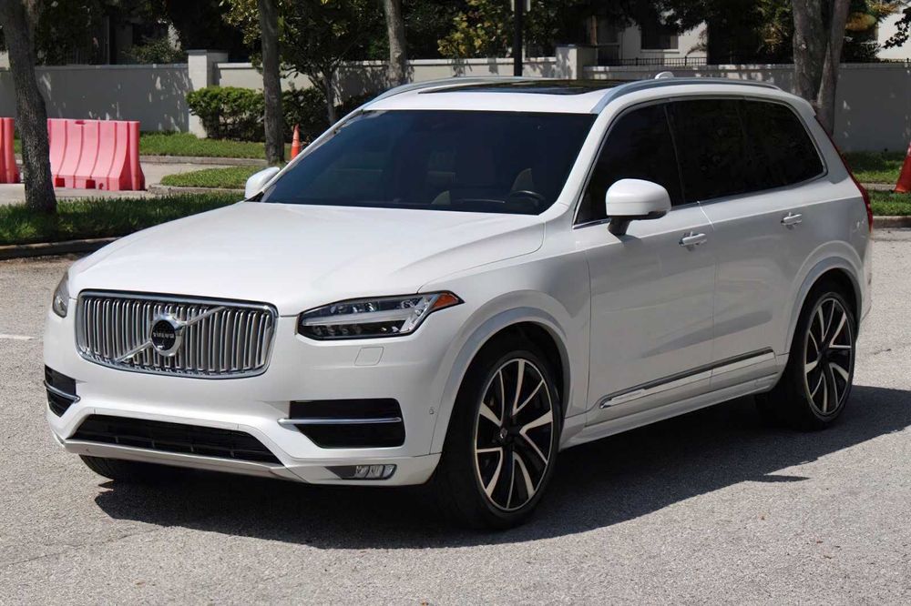 Volvo XC90      2019