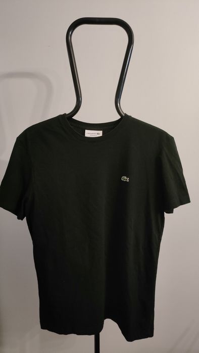 klasyczny,prosty,czarny t-shirt LACOSTE jak nowy