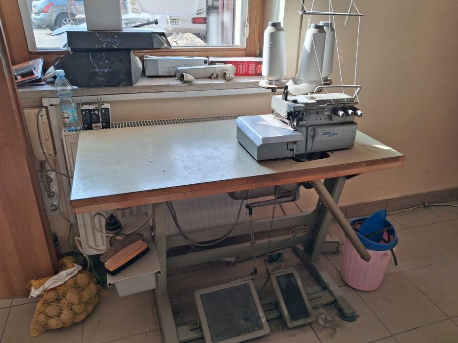 Owerlok trzy nitkowy