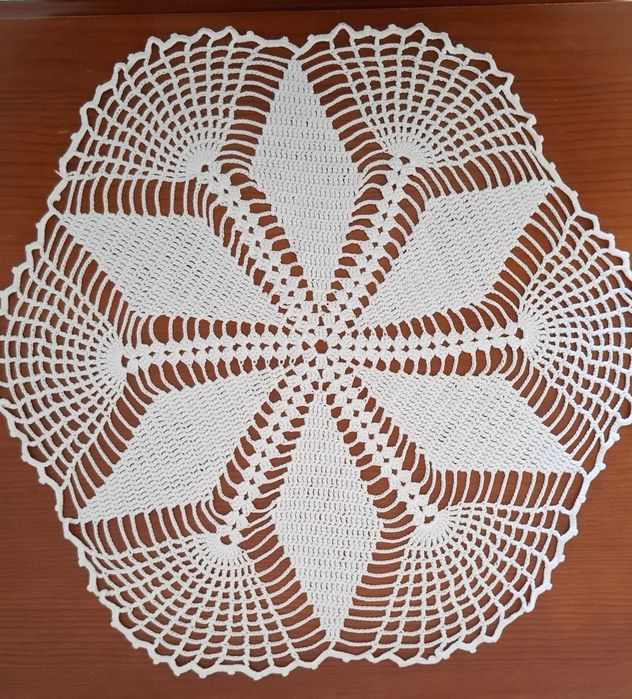 Naperão de crochê branco, 3 peças
