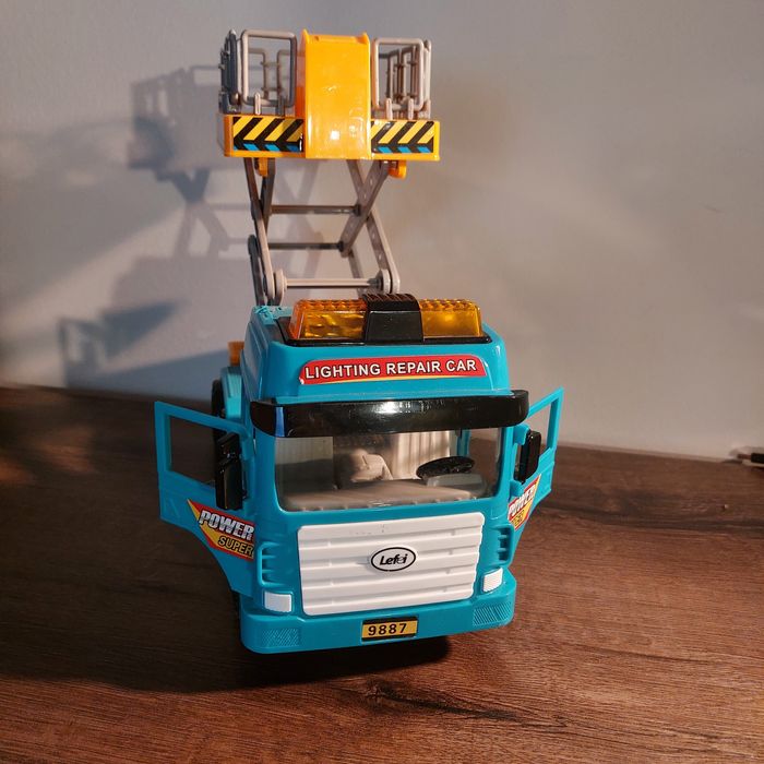 Podnośnik z efektami świetlnymi i dzwiękowymi