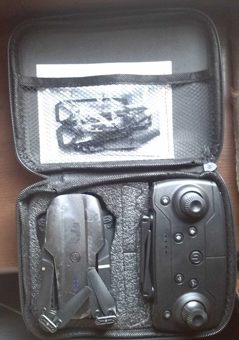 НОВЫЙ квадрокоптер дрон E99 Pro WI Fi 4K для аэрофотосъемки.. Подходит для начинающих и детей. Цена: 750 грн.+ комисия ОЛХ