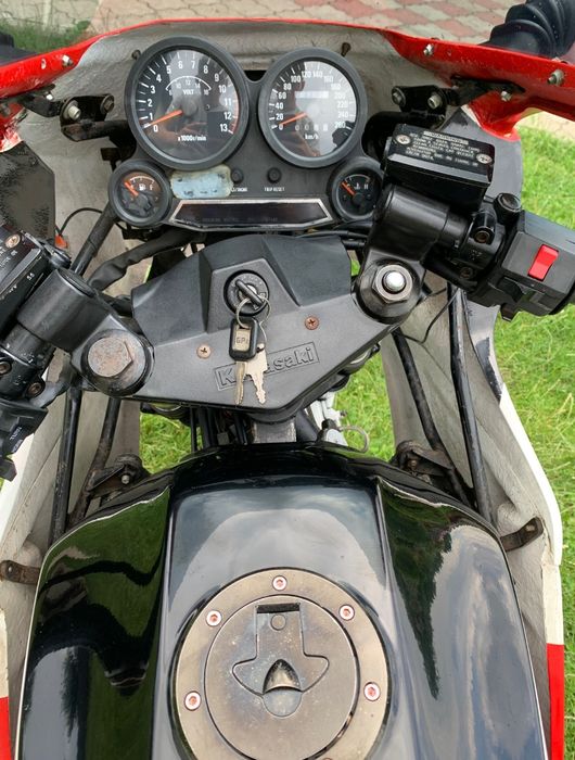 Kawasaki GPZ 900R NINJA