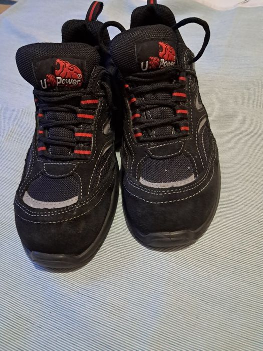 Кросівки UPower 42 р. 800 грн.