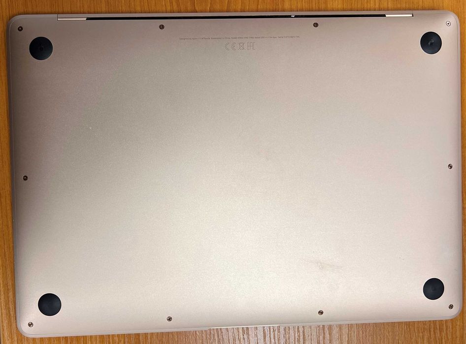 Продам MacBook Air `13 (A1932)
