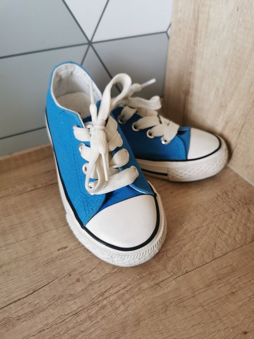 Niebieskie wiązane trampki rozm. 25