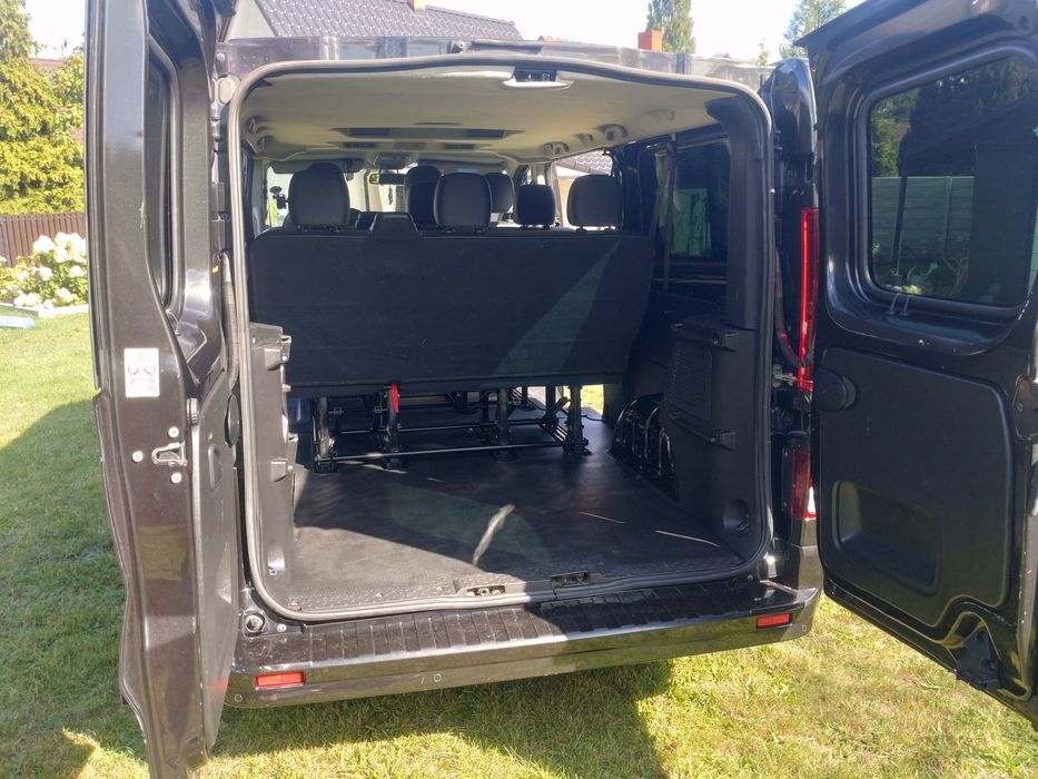 Opel Vivaro - Salon Polska, 9- osobowy, wersja Long, bezwypadkowy.