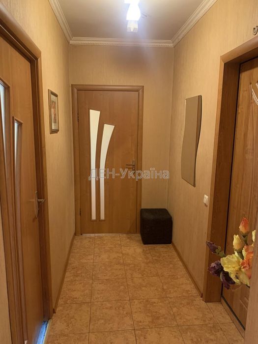 Продам 2 к. квартиру просп. Свободи 3, Виноградар