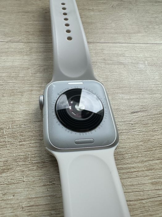 Смарт-годинник Apple Watch SE