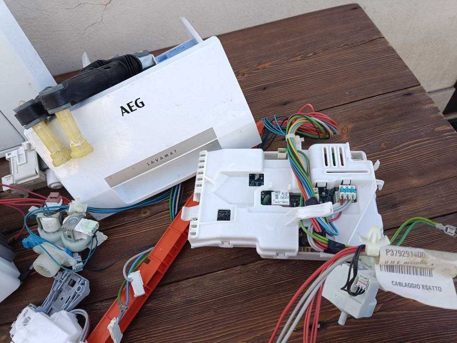 Робочі запчастини від пральної машини AEG Італія Повний комплект