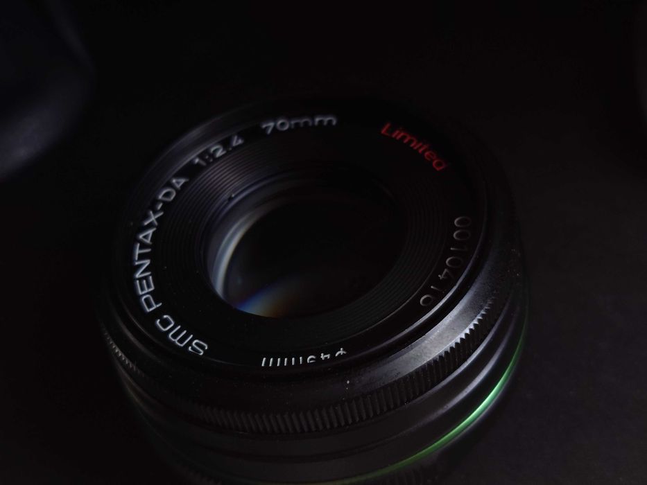 Pentax-DA 70mm F2.4 Limited / MH-RD 49mm