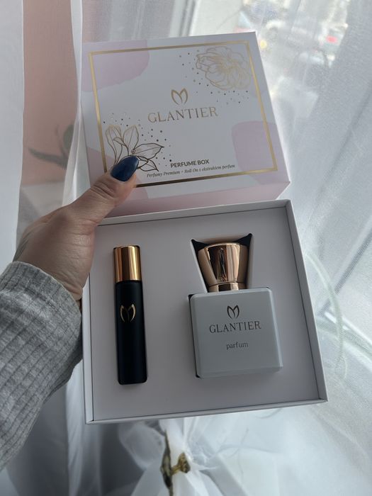 Zestaw prezentowy Perfum + roletka inspo Bucik Karoliny