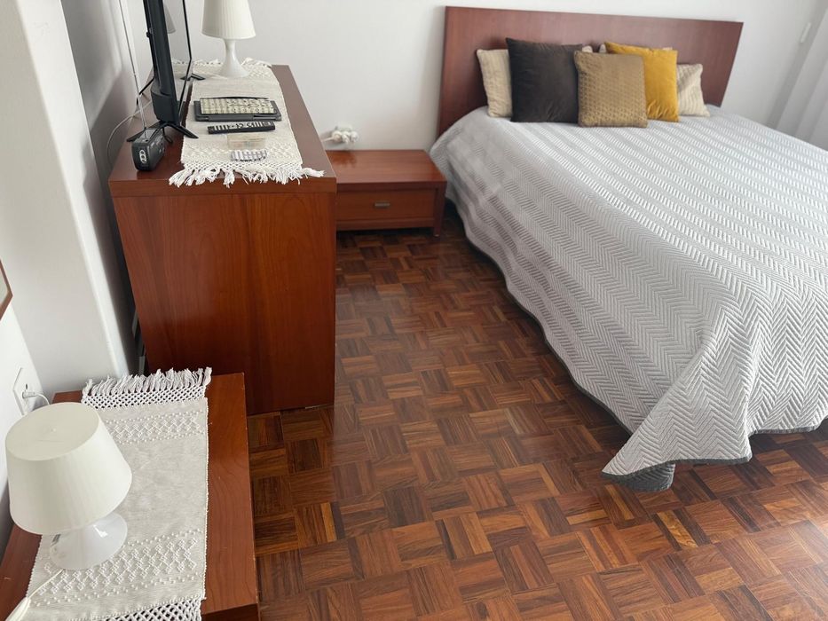 Mobília de quarto em cerejeira