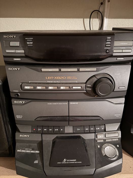 Aparelho de 5 cd e 2leitores de cassetes Sony