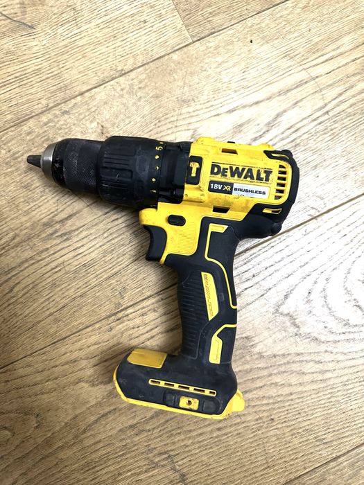 Шуруповерт Dewalt DCD778