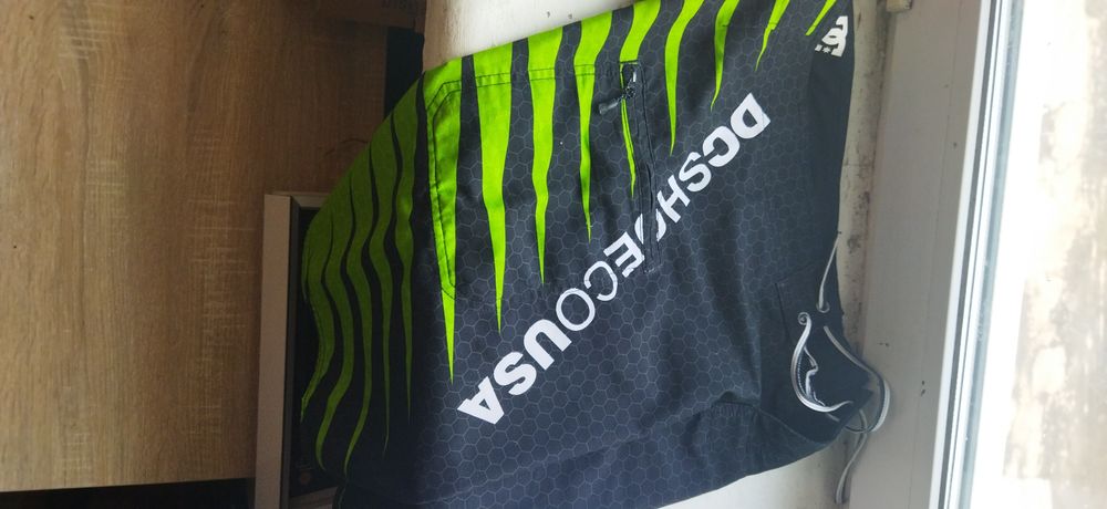 Шорты DCshoeco в отличном состоянии