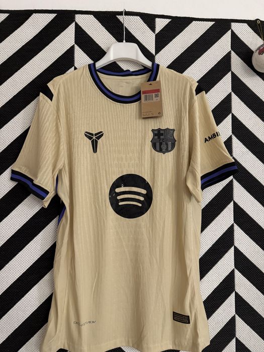 Koszulki Barcelony rozne sezony rozmiar L XL