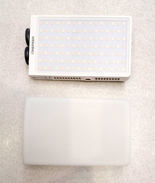 Kompaktowa Lampa LED 25W ZHIYUN CM25