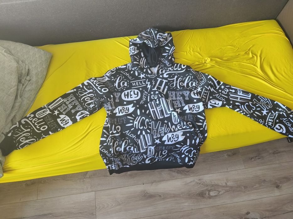 Czarna bluza męska z kapturem