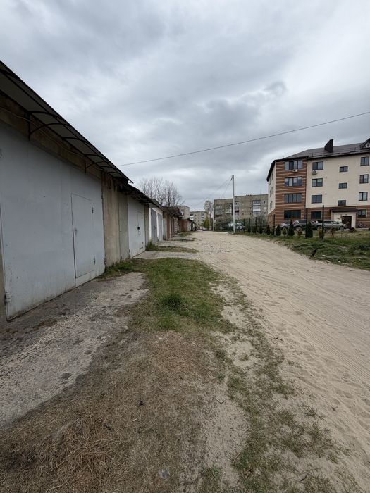 Продам гараж з оглядовою ямою