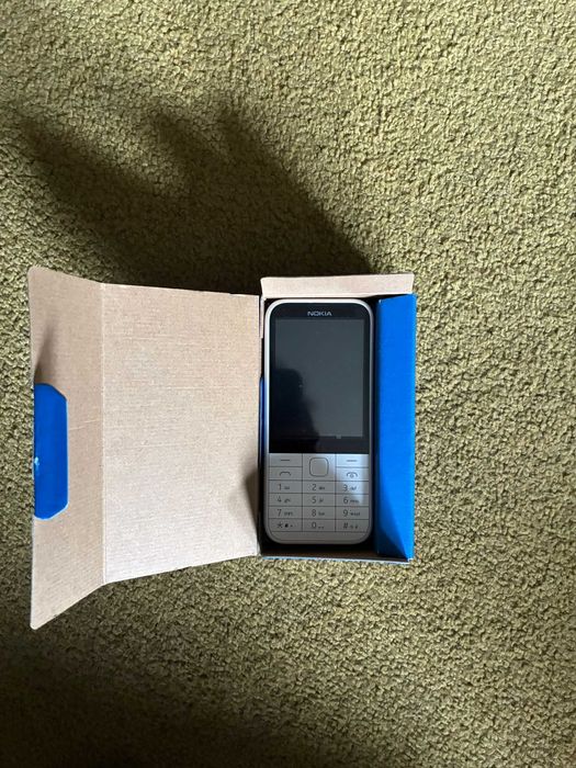 Nokia 225 Dual SIM Telemóvel Clássico c/ Caixa e Carregador