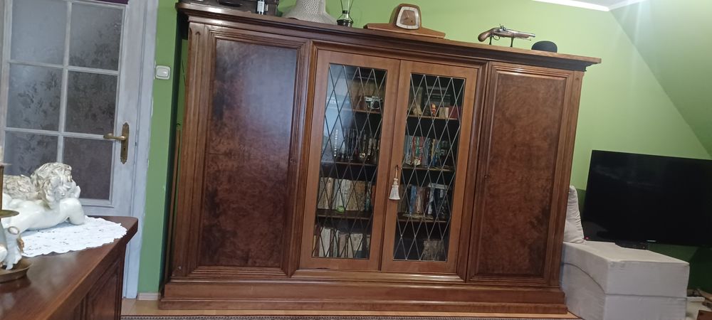 Sprzedam meble antyki Gabinet biurko dwustronne i bibliotekę drewniane