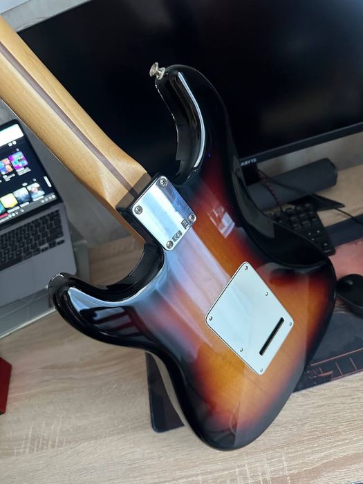 Fender Stratocaster Standard Sunburn 2013