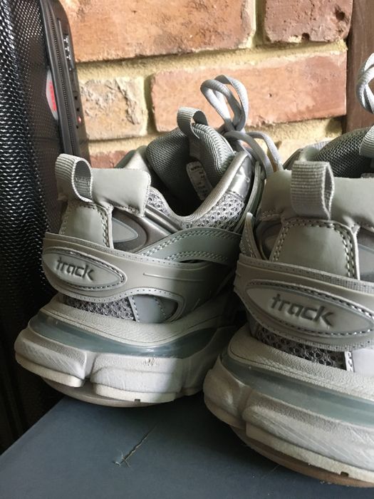Balenciaga track 39