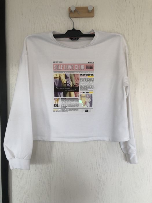 Biała bluza damska krótka