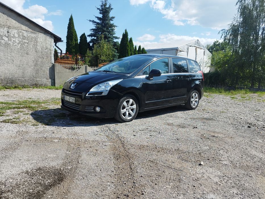Peugeot 5008 rok 2011