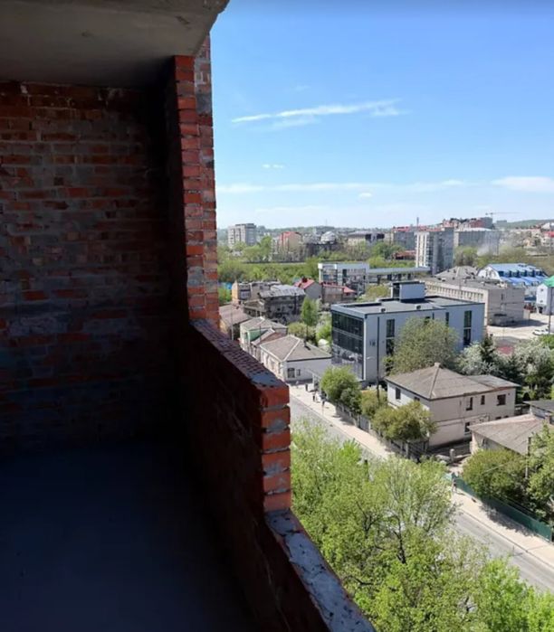 Продаж 2к квартири 61 кв. м на вул. Галицька