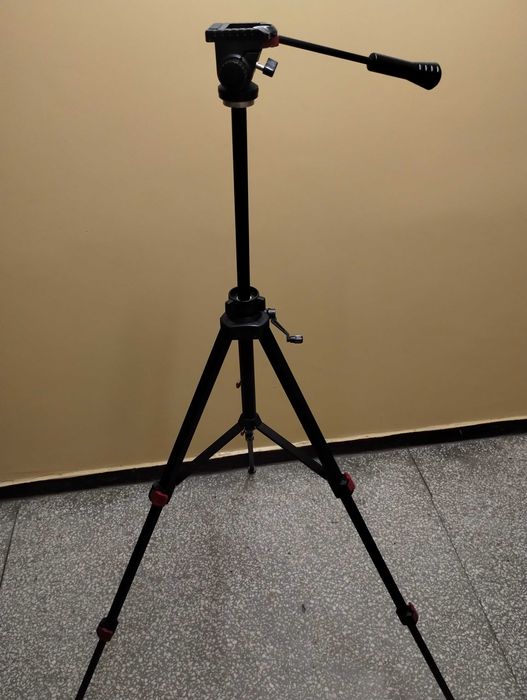 Statyw do lasera budowlanego